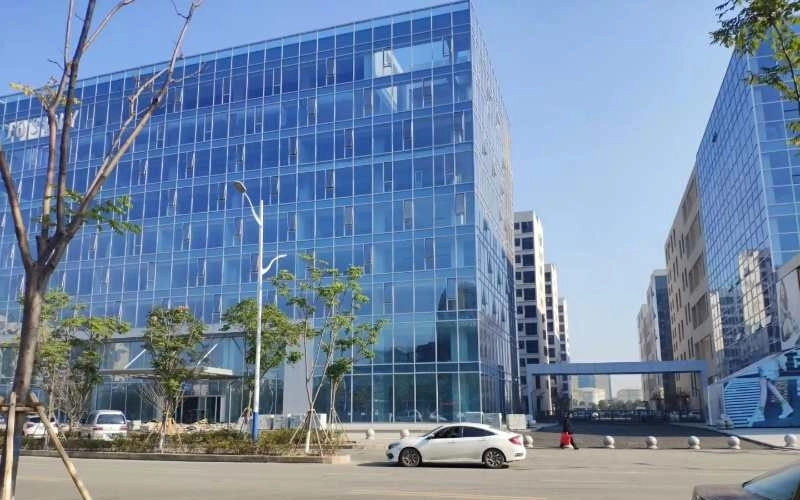 双核(深圳)智能工业设备有限公司入驻奔霓诗工业园，正式开始运营。双核智能公司主营：柔性模组视觉摆盘机，蜘蛛手机器人，柔性振动盘。